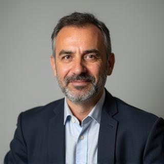 Baş Mühendis Doğan Demir portresi
